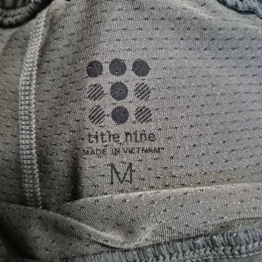 Title nine Skort Size M Gray - Picture 7 of 7